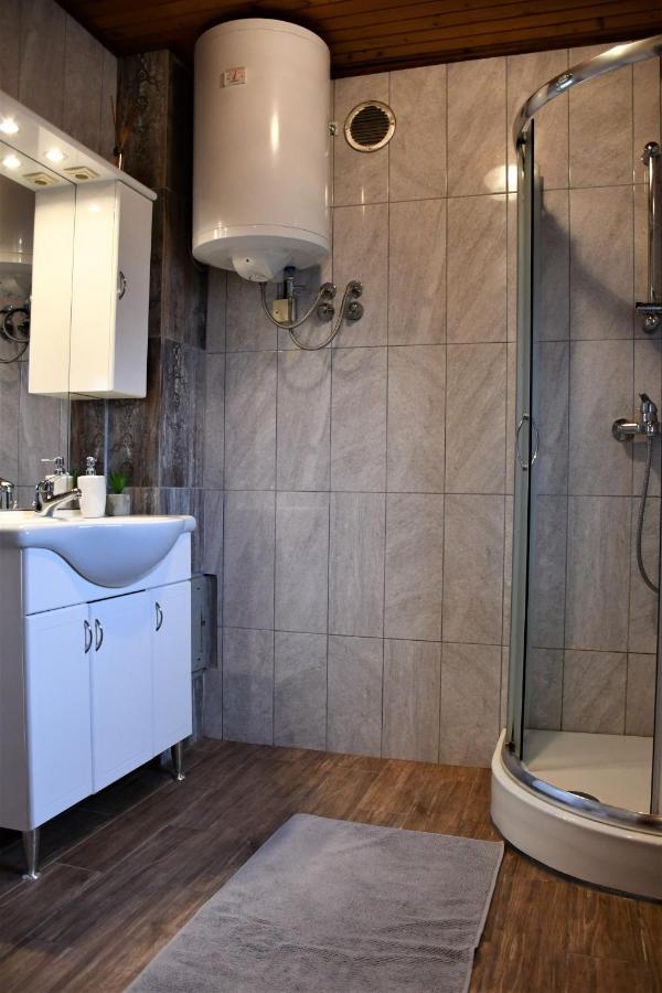 Apartments Lenc โบเว็ก ภายนอก รูปภาพ