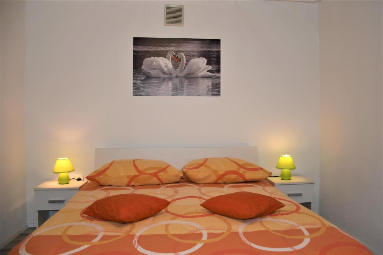 Apartments Lenc โบเว็ก ภายนอก รูปภาพ